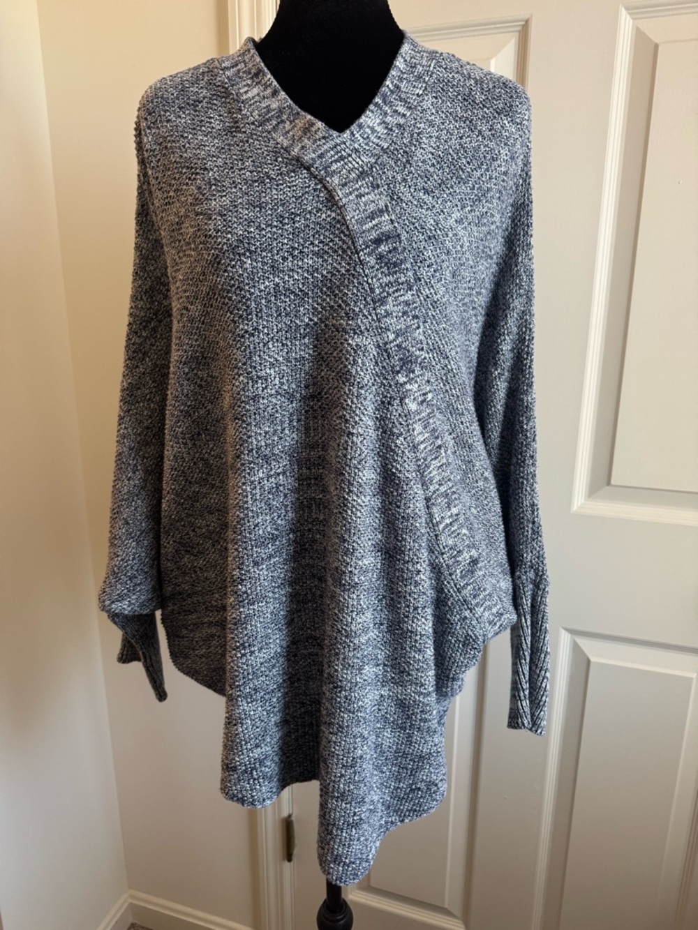 Wrangler Blue Knit Pullover Sweater Asymmetrical Ribbed Trim S/M 60% Cotton